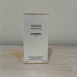 CHANEL Coco Mademoiselle Box with Gold and White Design